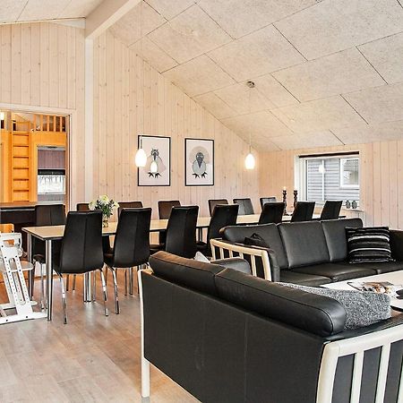 12 Person Holiday Home In Hasselberg Капелн Екстериор снимка